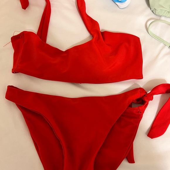 Bikini bundle - Picture 4 of 7